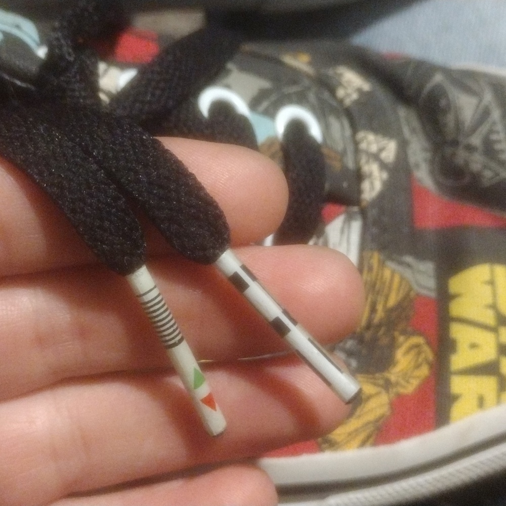 Vans Star Wars Graphic Sneakers in Black, Red, Yellow, Blue - Picture 5 of 8